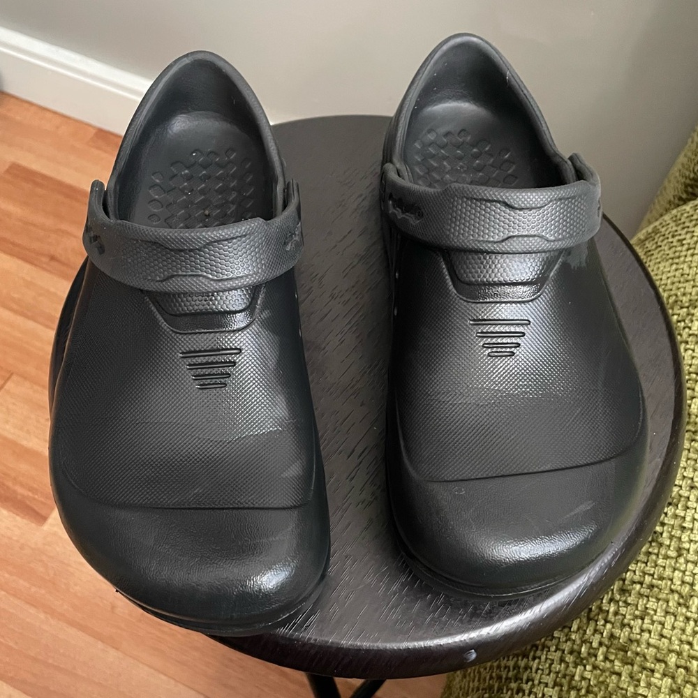 SHOES FOR CREWS Unisex Black Zinc Clogs / Size: W7 M5 - Picture 3 of 10